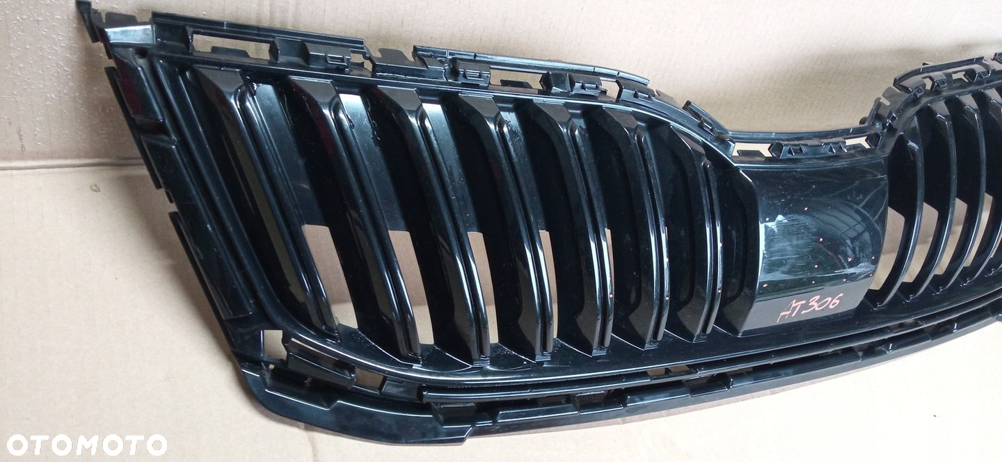 SKODA OCTAVIA III LIFT 16- ATRAPA GRILL KRATKA ZDERZAKA PRZÓD 5E0853653C - 5
