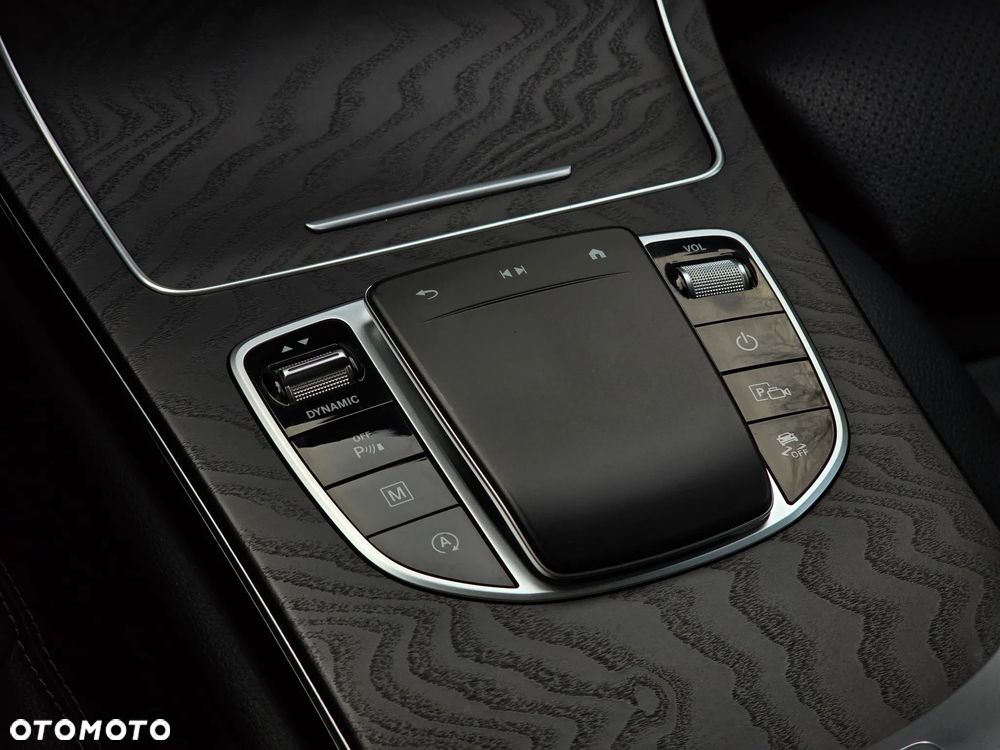 Mercedes-Benz GLC - 34