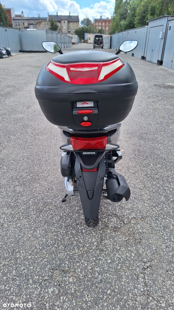 Honda PCX - 10