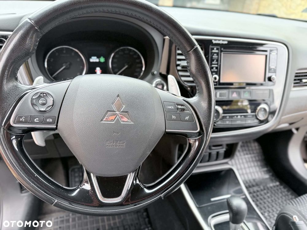 Mitsubishi Outlander - 19