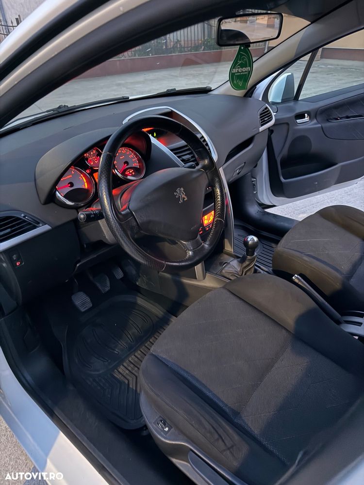 Peugeot 207 1.6HDI Feline - 37