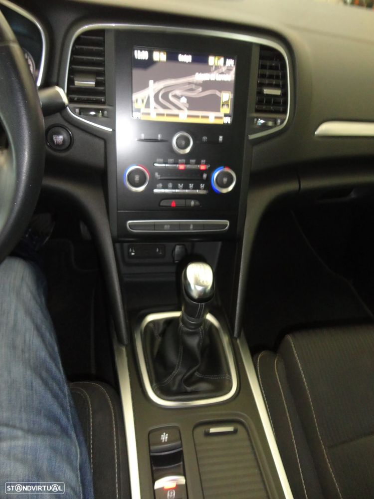 Renault Mégane Sport Tourer ENERGY dCi 130 INTENS - 21
