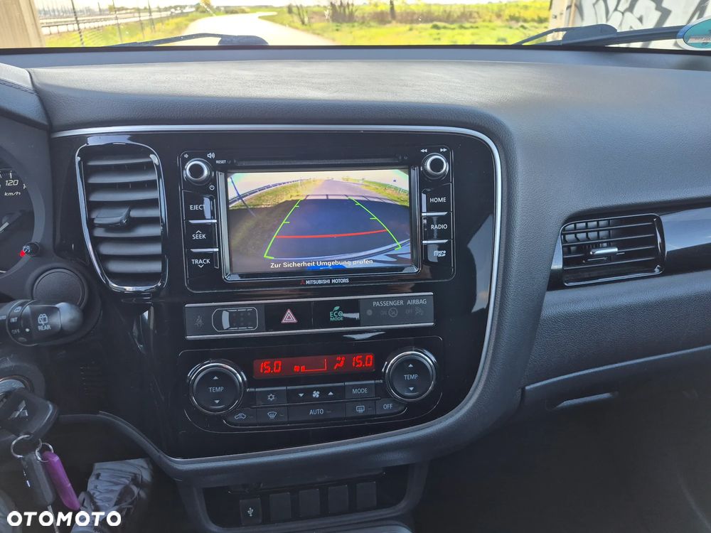 Mitsubishi Outlander - 14