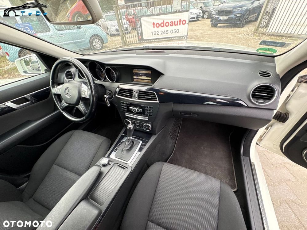 Mercedes-Benz Klasa C 200 CDI DPF Automatik BlueEFFICIENCY Elegance - 28