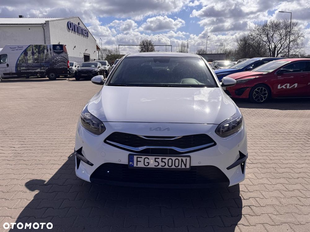 Kia Ceed 1.5 T-GDI M - 2