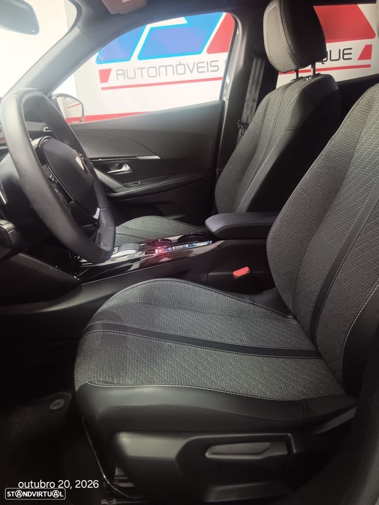 Peugeot 2008 1.2 Hybrid Allure e-DCS6 - 11