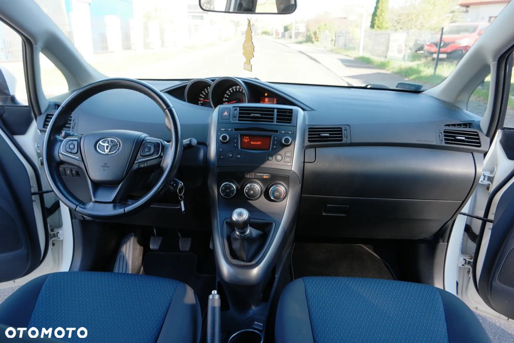Toyota Verso - 25