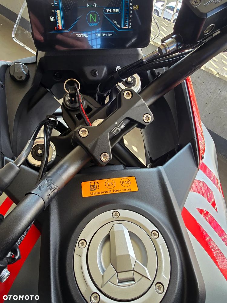 QJMOTOR SRT 600SX - 17