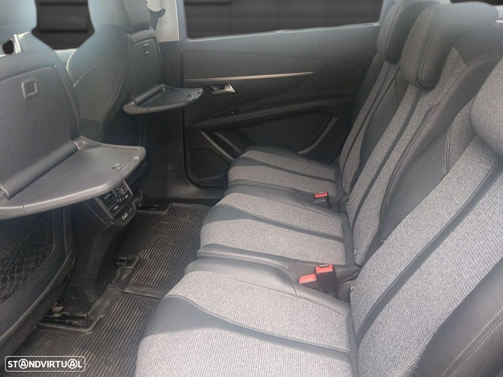 Peugeot 5008 1.5 BlueHDi Allure Pack — fotografia 10