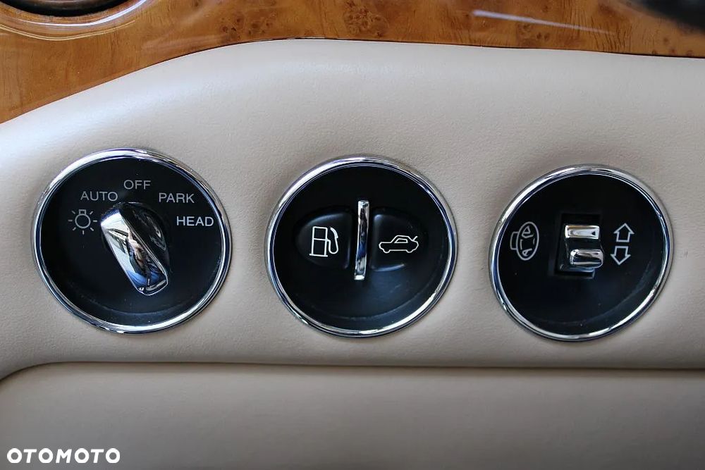Bentley Azure Standard - 22