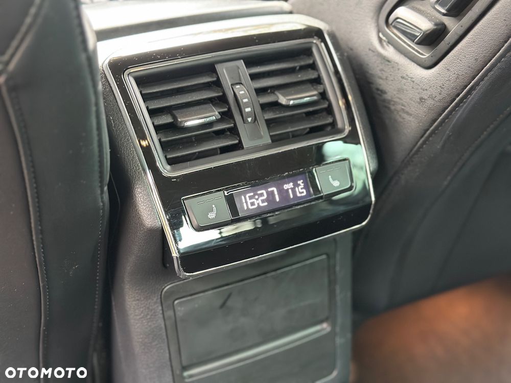 Skoda Superb 2.0 TDI Premium Edition - 36