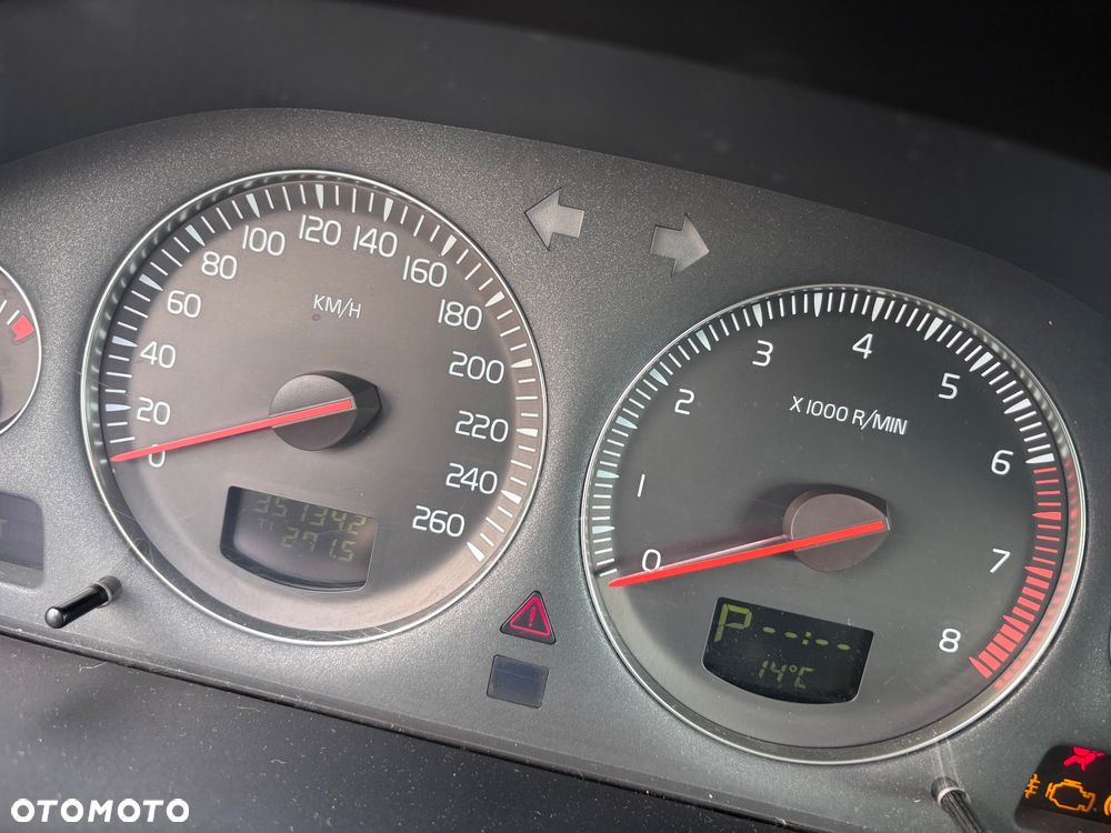 Volvo XC 70 AWD Momentum - 12