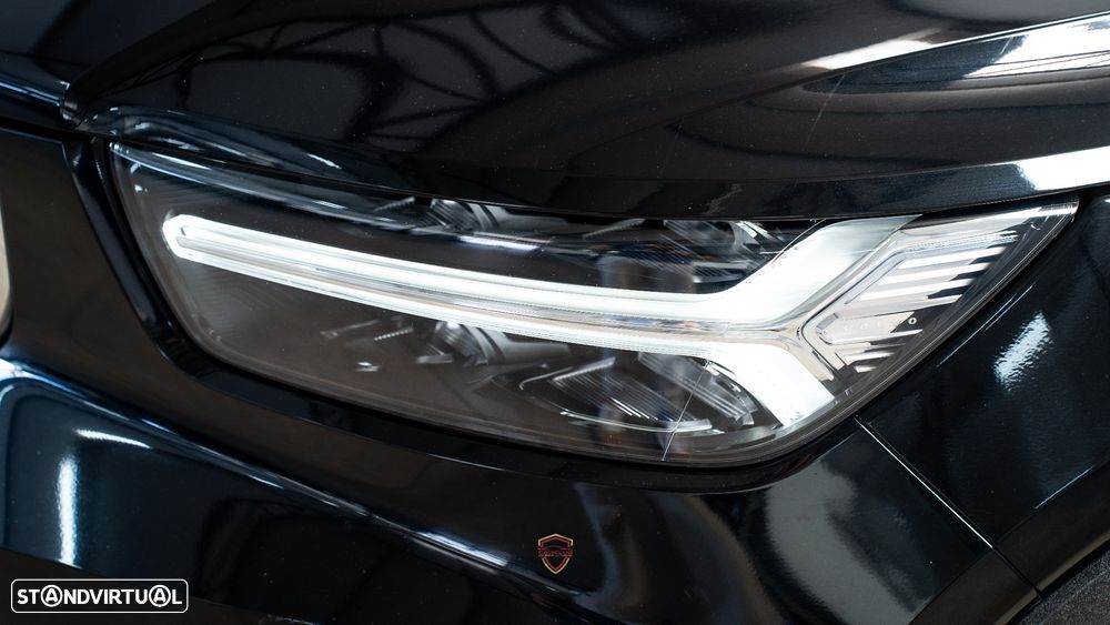 Volvo XC 40 1.5 T3 Momentum Geartronic - 4