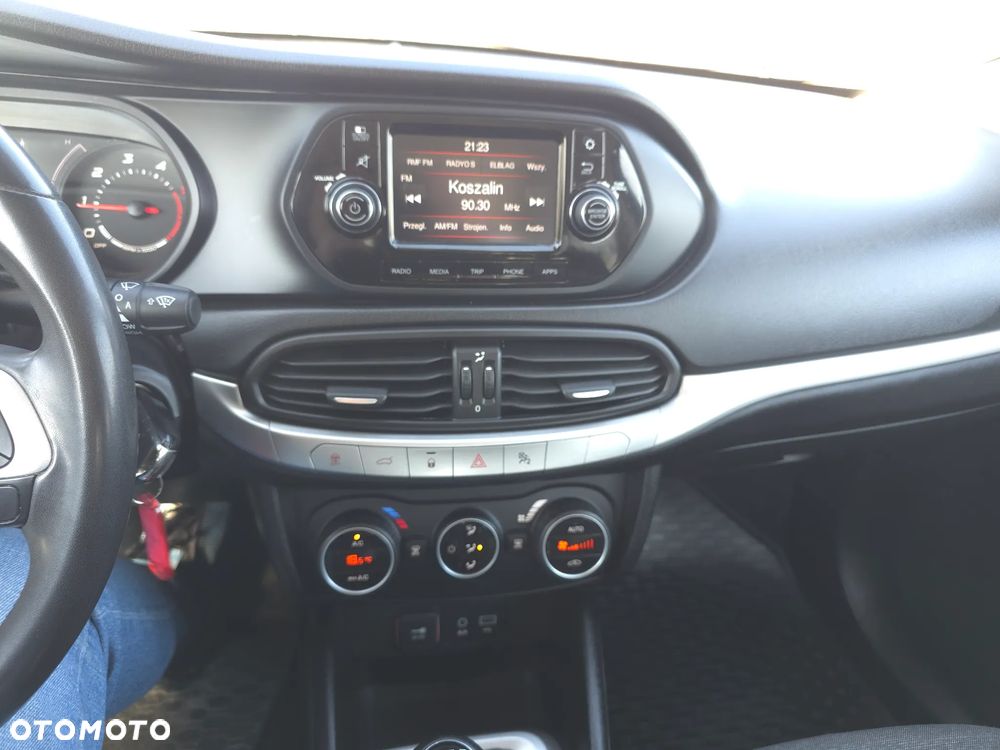 Fiat Tipo 1.6 MultiJet 16v Lounge - 25