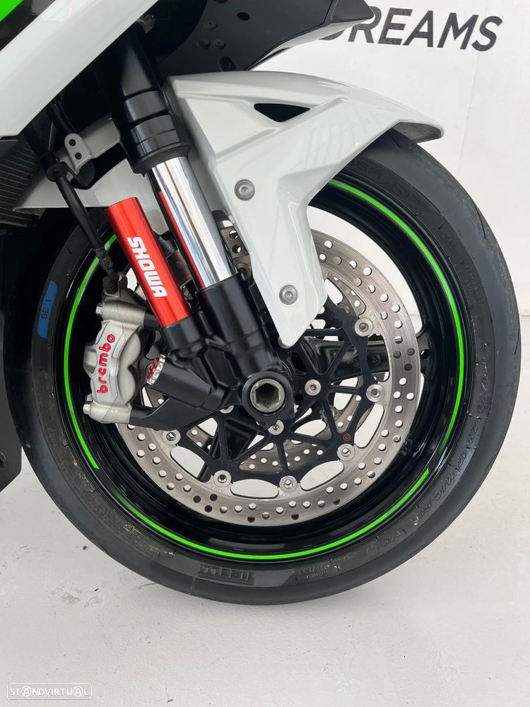 Kawasaki Ninja ZX10R - 17