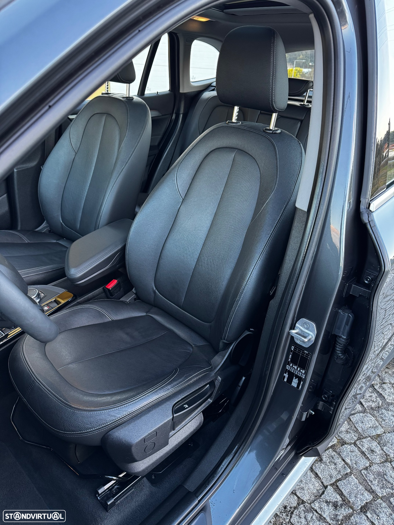BMW X1 16 d sDrive Line xLine - 27