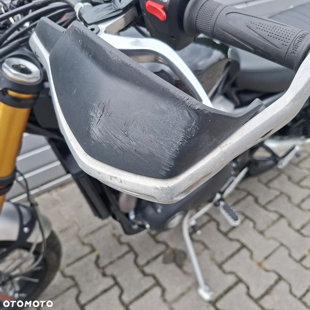 Triumph Scrambler - 15