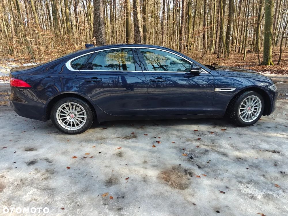 Jaguar XF 25t AWD Prestige - 4