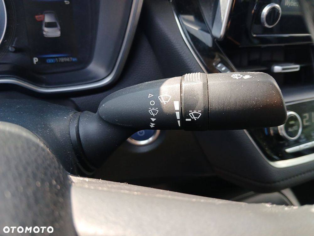 Toyota Corolla 1.8 Hybrid Comfort - 24