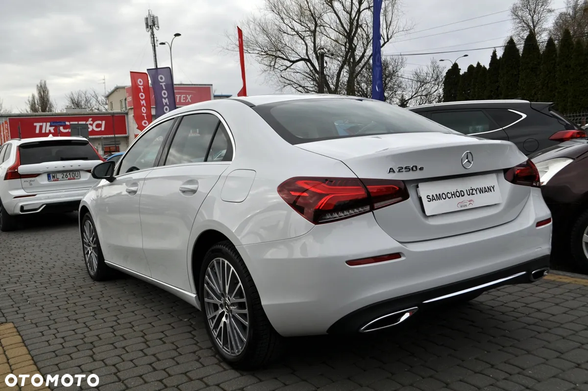 Mercedes-Benz Klasa A 250 e PHEV Progressive 8G-DCT - 11