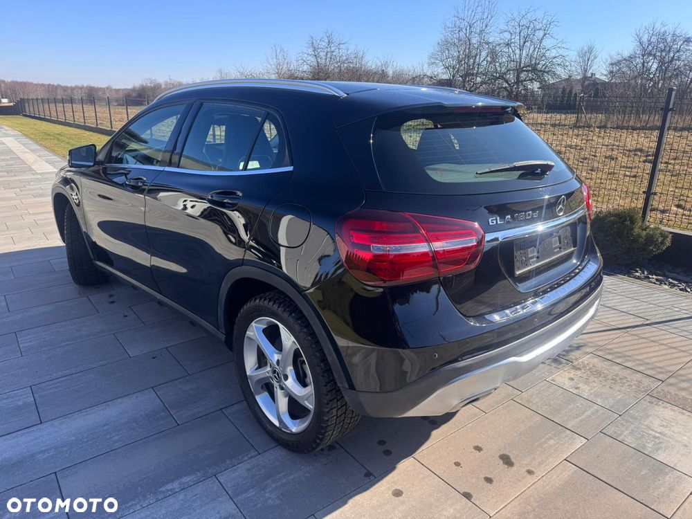 Mercedes-Benz GLA 180 d - 11