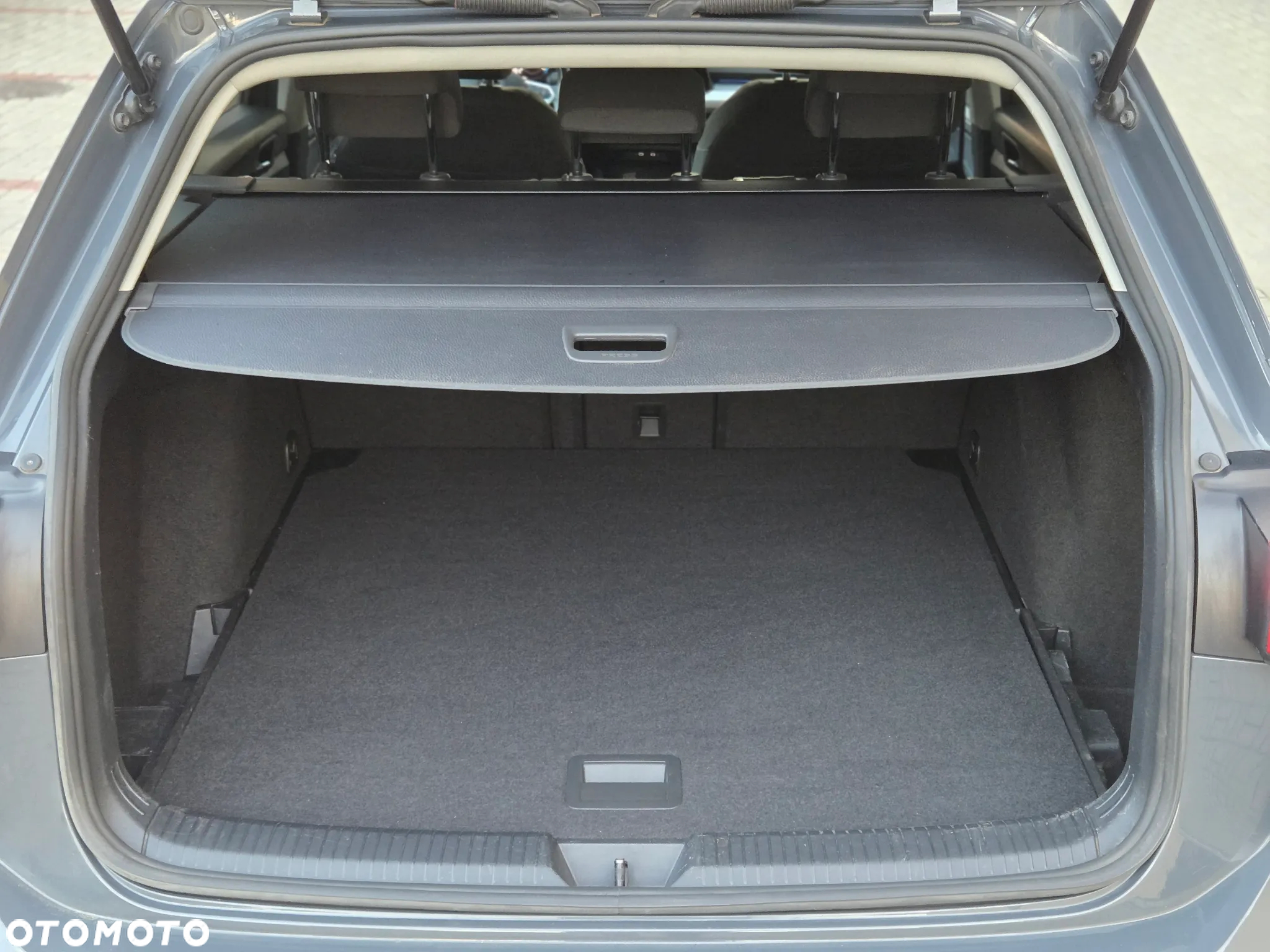 Volkswagen Golf VIII 2.0 TDI Life DSG - 38