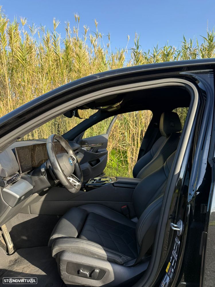 BMW 530 e Pack Desportivo M - 9