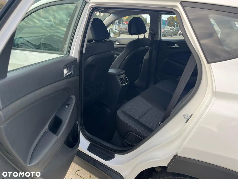 Hyundai Tucson 1.7 CRDI BlueDrive TourdePologne 2WD - 15