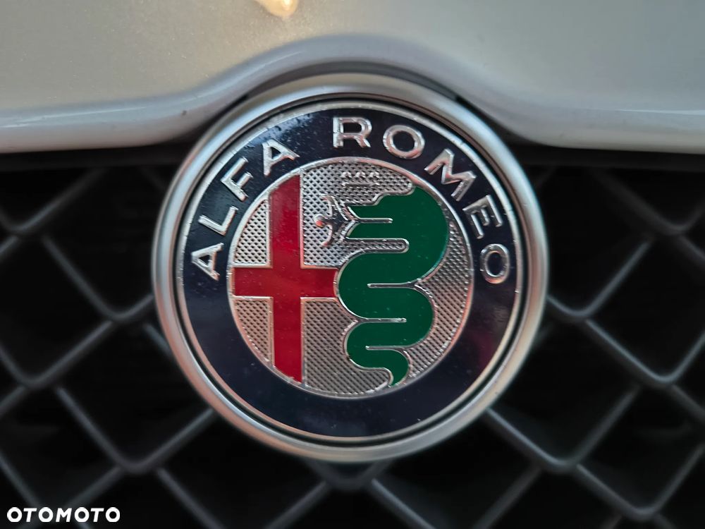 Alfa Romeo Giulia 2.9 Bi Turbo V6 Quadrifoglio - 30
