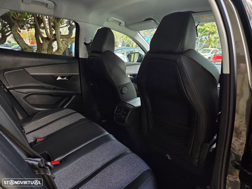 Peugeot 3008 PureTech 130 Stop & Start GPF EAT8 Allure - 17