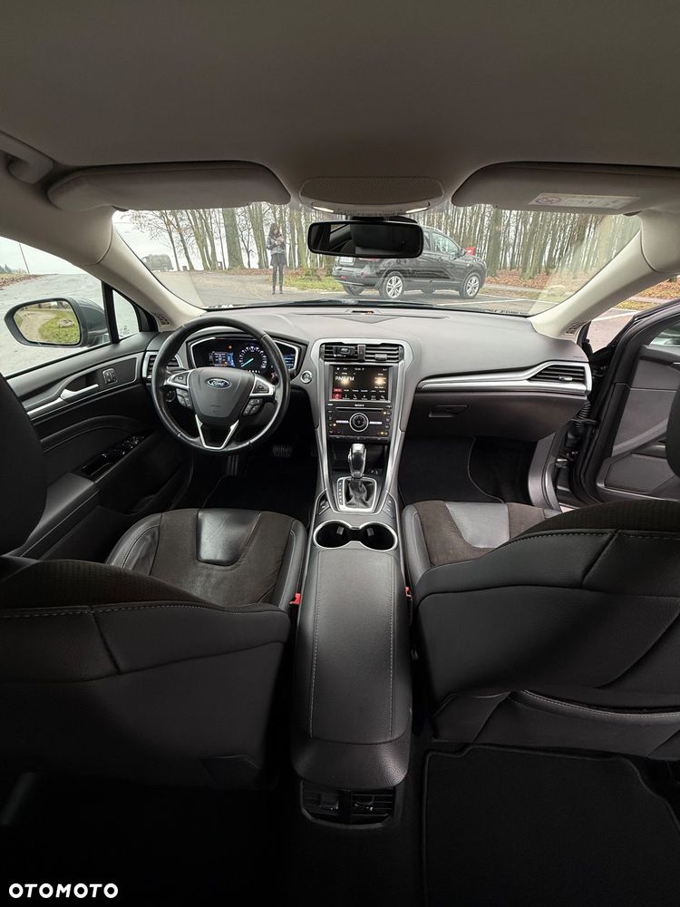 Ford Mondeo 2.0 Hybrid Titanium - 4