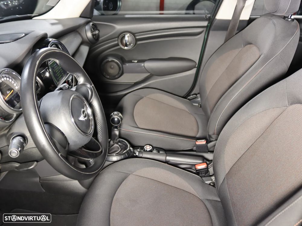 MINI 5 Portas Cooper D - 7