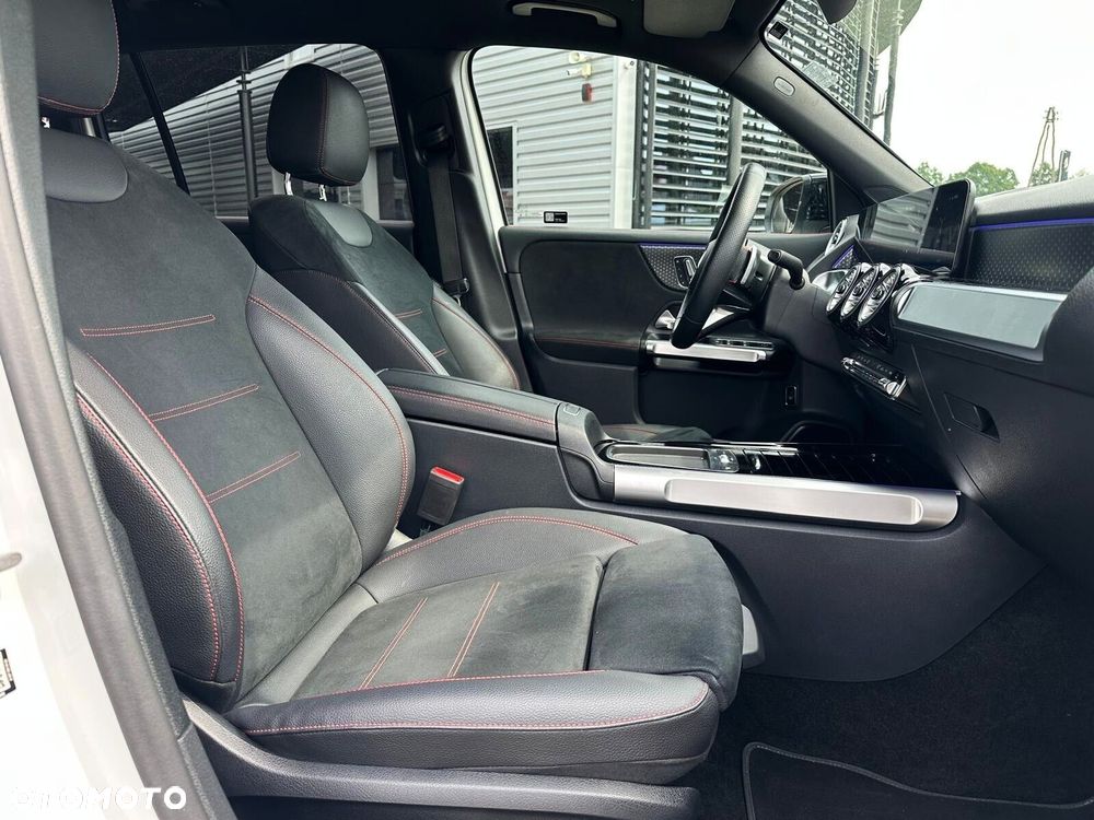 Mercedes-Benz GLB - 15