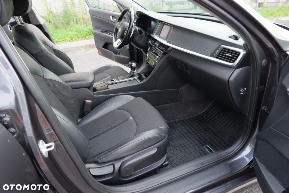 Kia Optima - 24