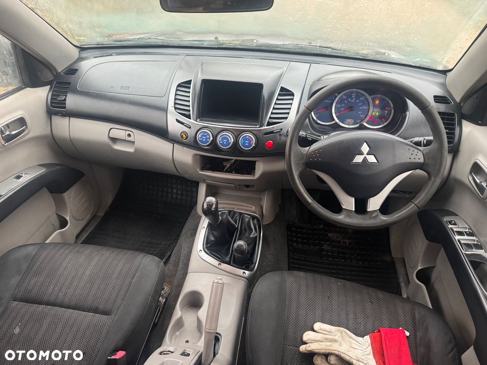 Mitsubishi L200 Pick Up 4x4 Intense Double Cab - 16