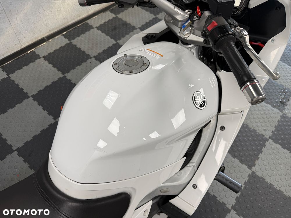 Yamaha FJR - 9