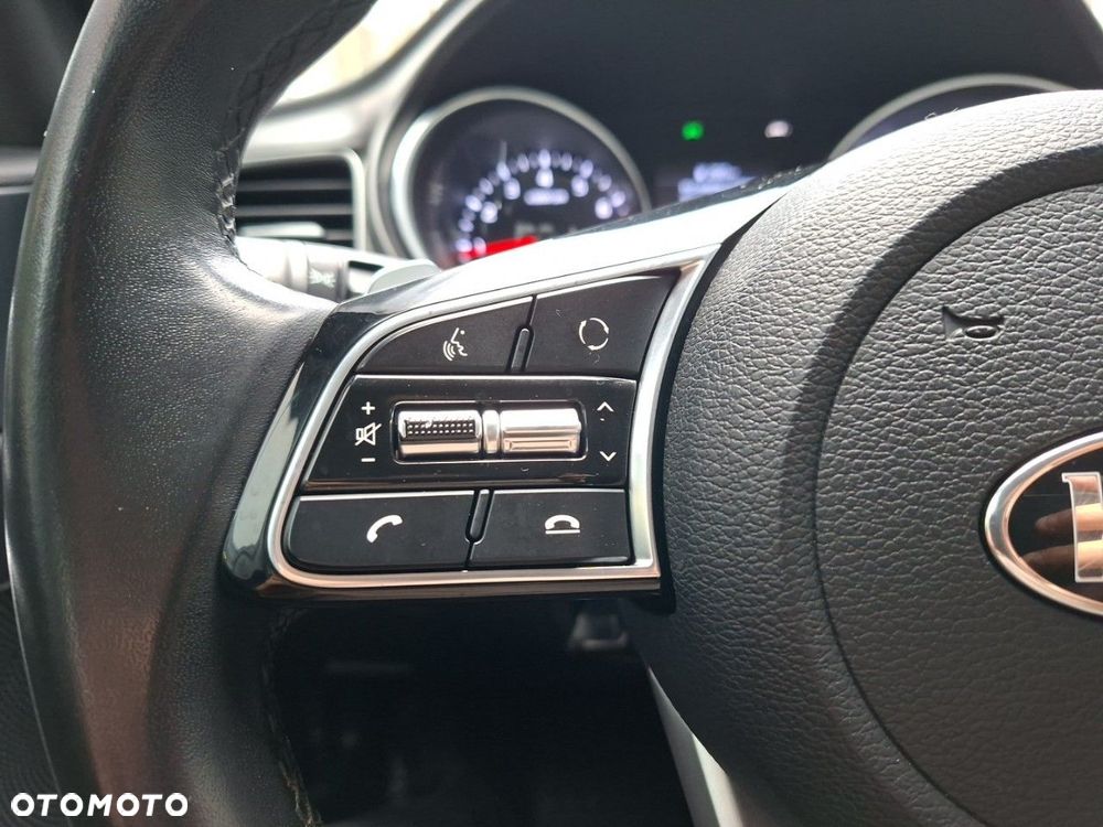 Kia Ceed - 16