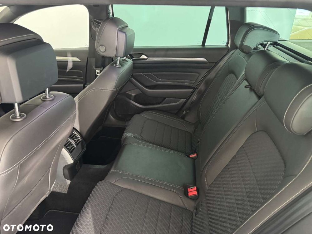 Volkswagen Passat - 26