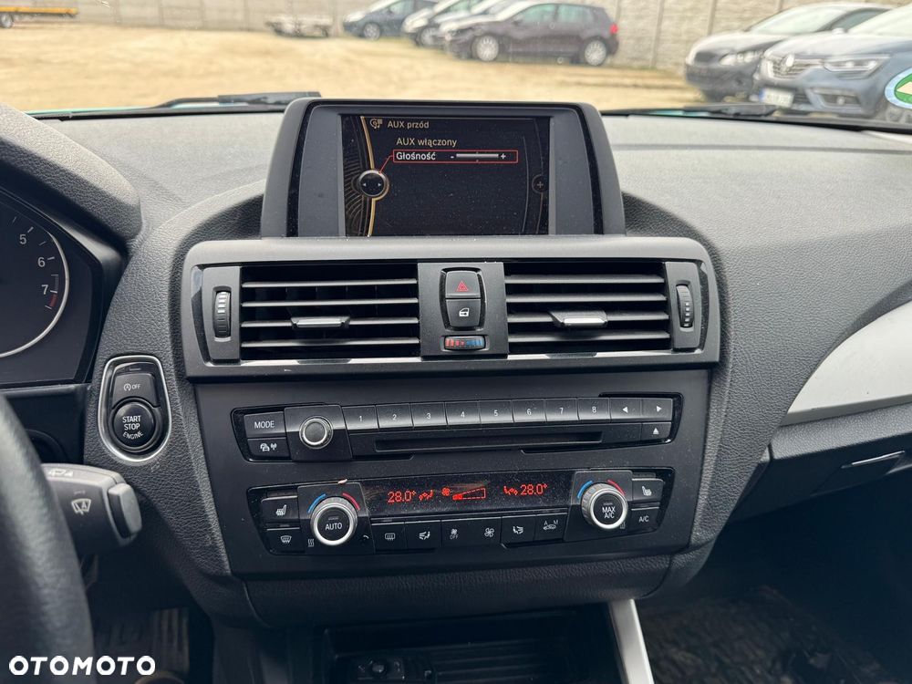 BMW Seria 1 120i - 14