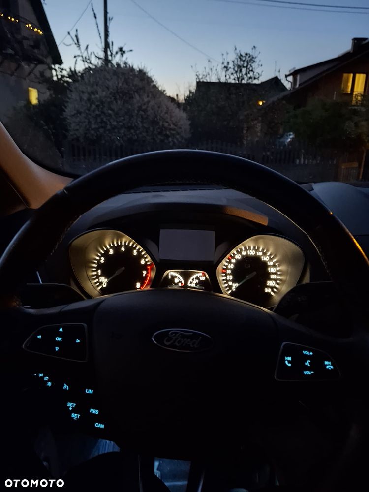 Ford Kuga 1.5 EcoBoost 2x4 Titanium - 19