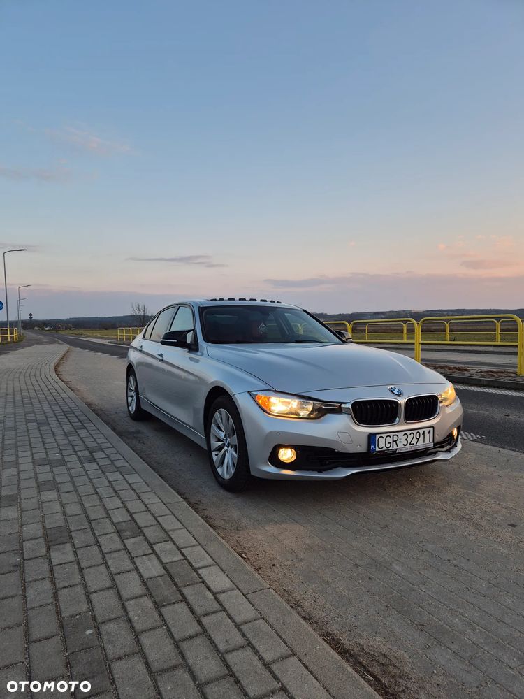 BMW Seria 3 320i xDrive - 1