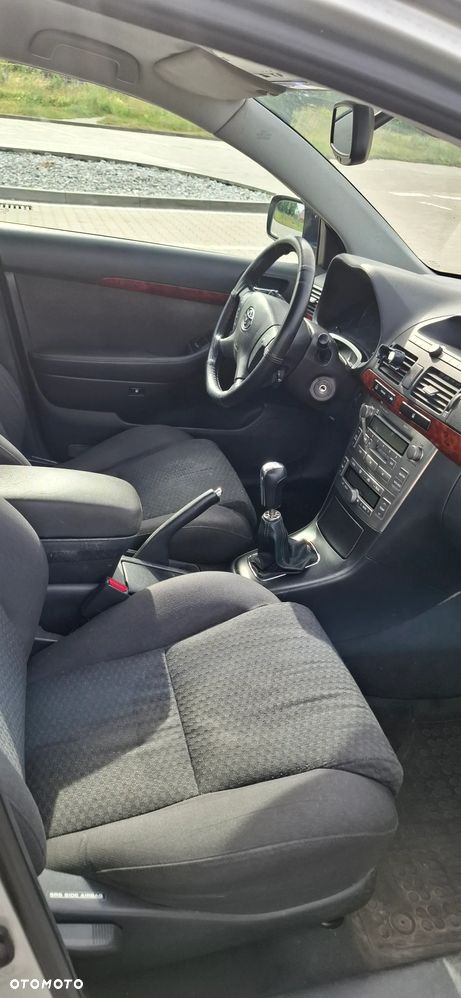 Toyota Avensis 2.0 D-4D - 9