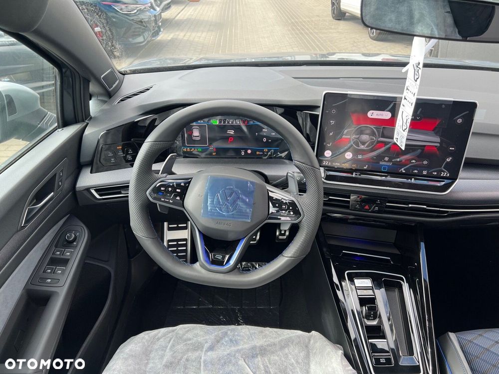 Volkswagen Golf - 8