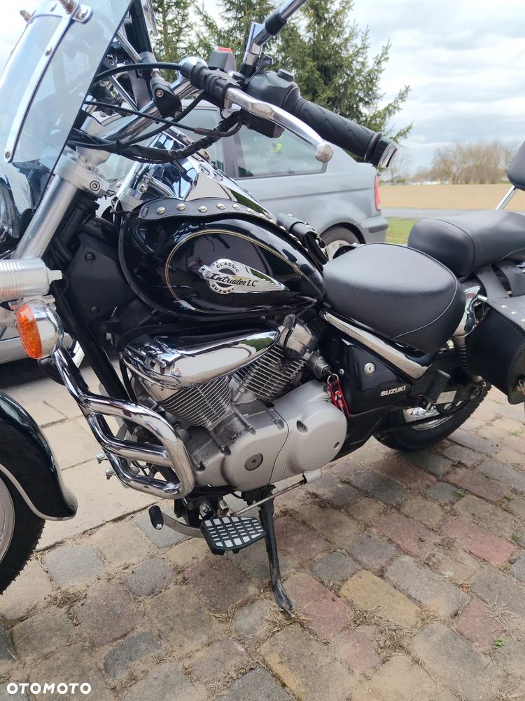 Suzuki Intruder - 9