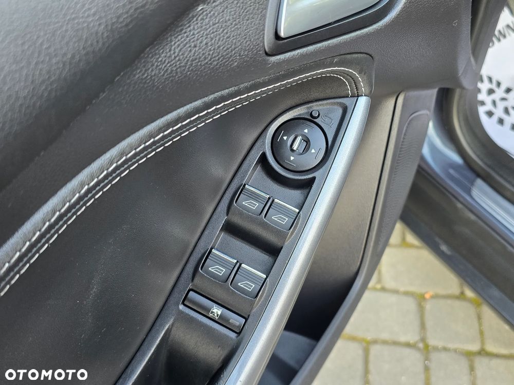 Ford Focus 1.6 EcoBoost Titanium - 28
