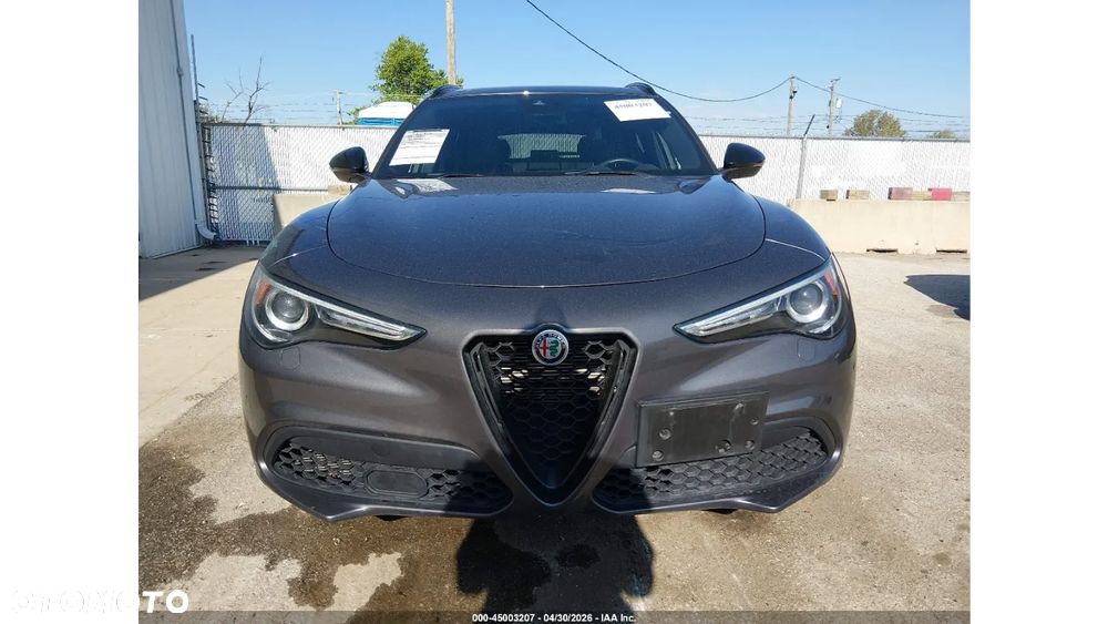 Alfa Romeo Stelvio - 2