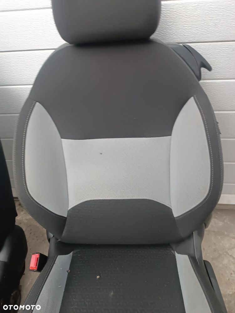 FOTELE PRZÓD TYŁ KANAPA  WNĘTRZE  CITROEN DS3 - 6