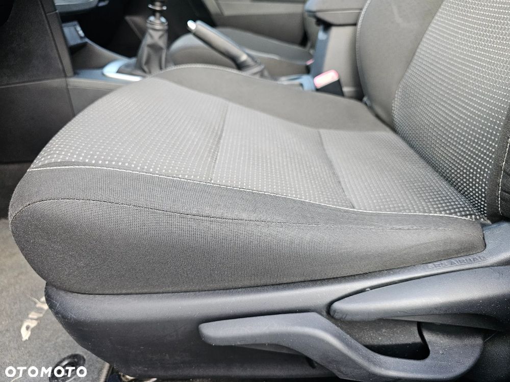 Toyota Auris 1.4 D-4D Luna - 33