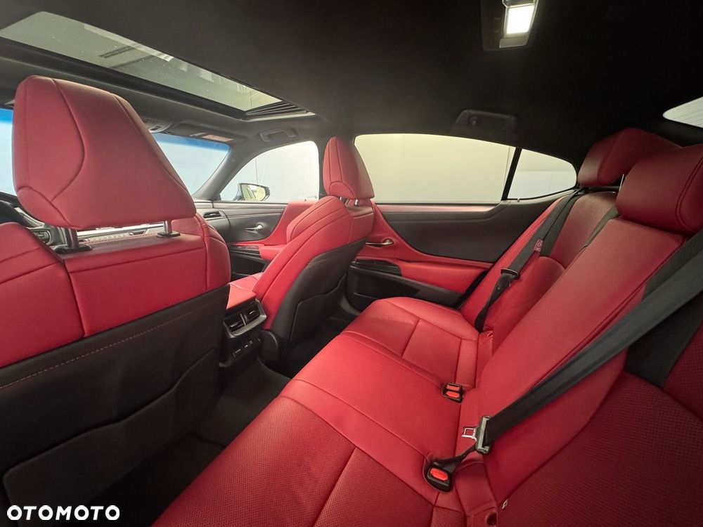 Lexus ES 300h F Sport Edition - 8