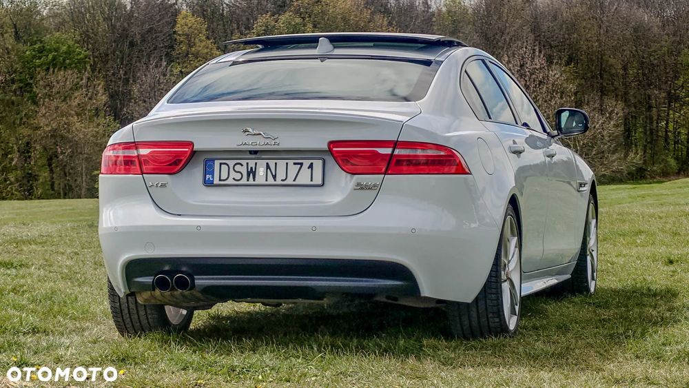 Jaguar XE 2.0 D AWD R-Sport - 7